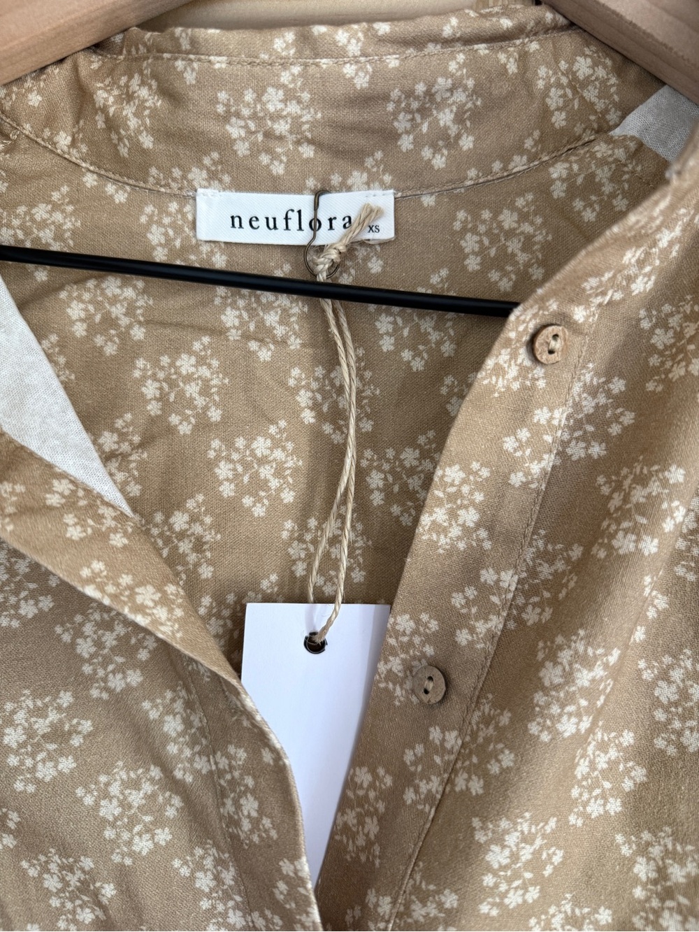 NWT Neuflora Button Down size XS - Picture 3 of 3